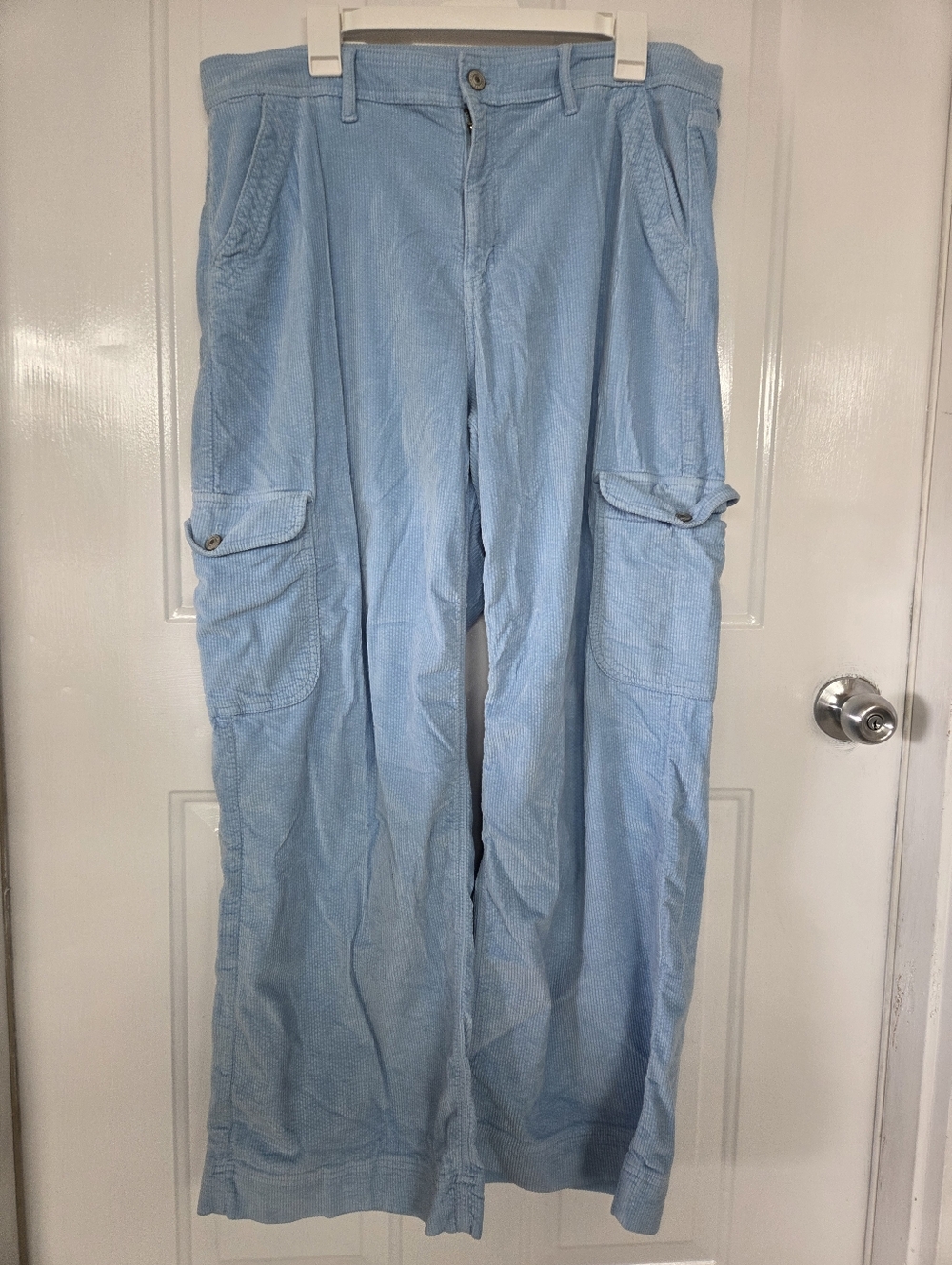 American Eagle sz 16 Light Blue Corduroy Cargo Pants